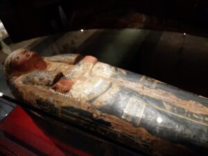 Sarkofag kobiety z okresu starożytnego Egiptu