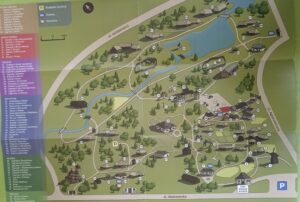 Graficzny i kolorowy plan Muzeum Wsi Lubelskiej z legendą
