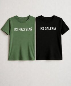 Dwie koszulki typu t-shirt z napisami KS PRZYSTAŃ oraz KS GALERIA